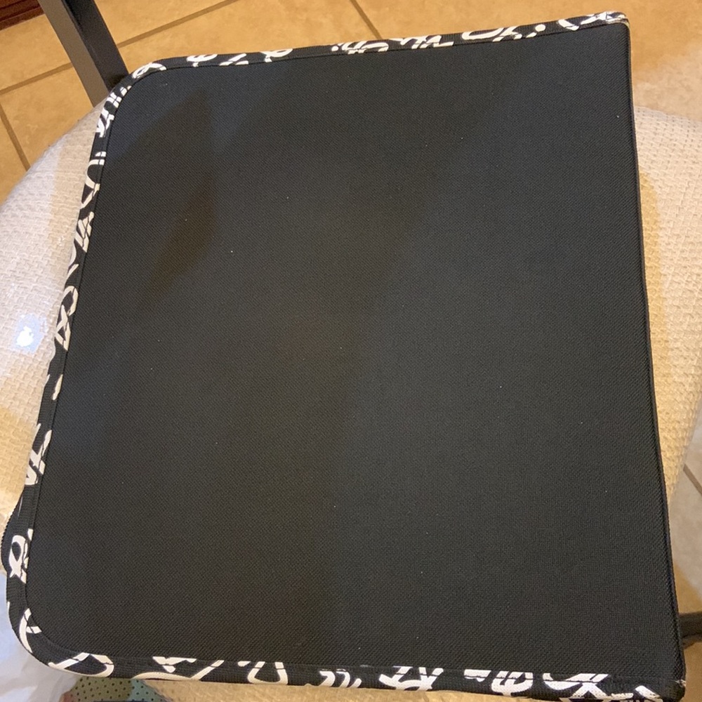 Justice brand binder with LOVE black dots. - Picture 3 of 7